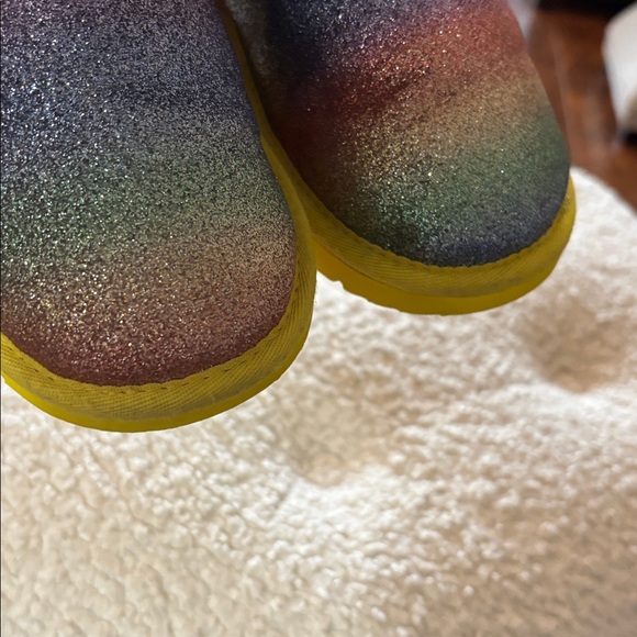 Used 1 week KIDS GLITTER UGGS CLASSIC II BOOTS SIZE 1 big kid RARE - Picture 12 of 12